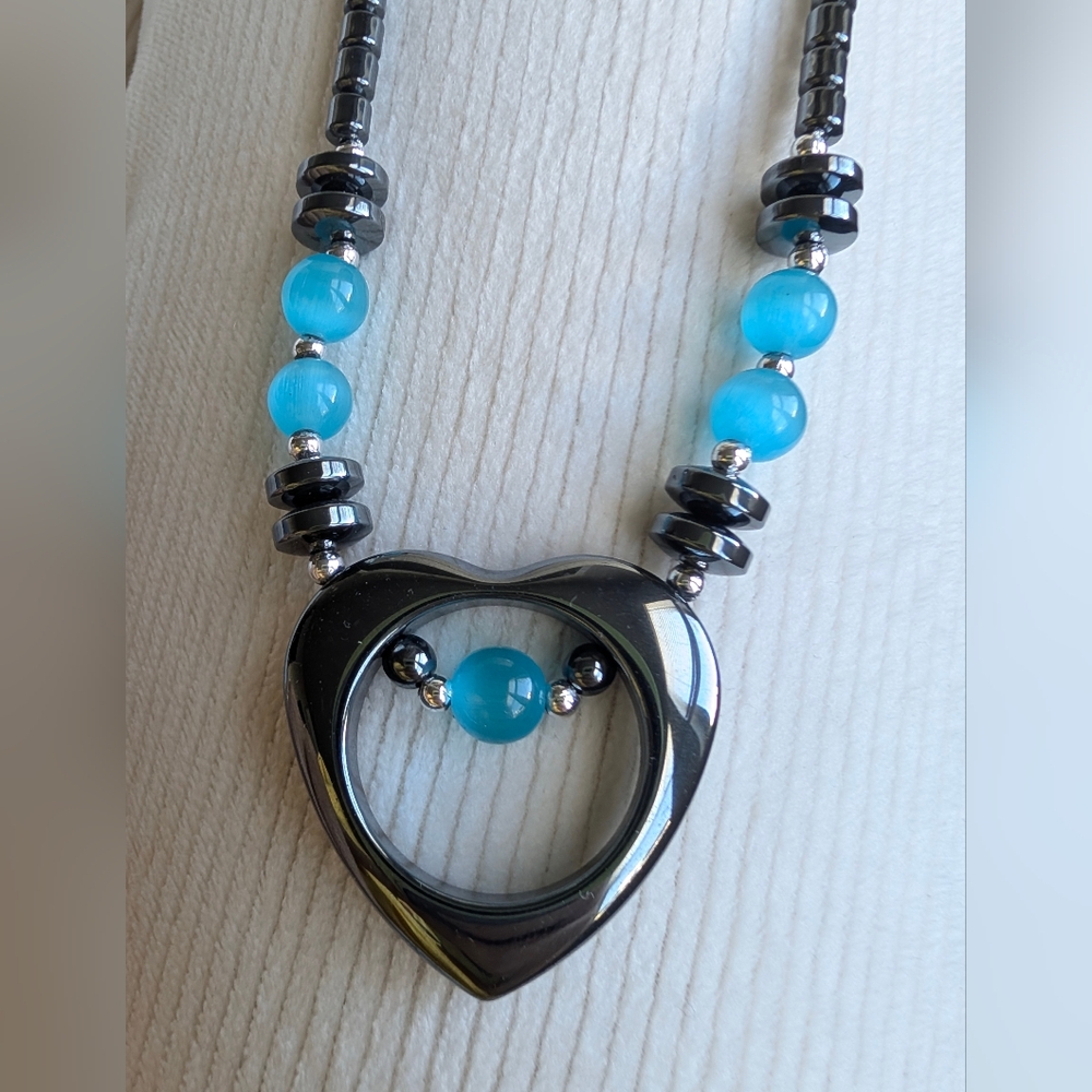 Vintage Polished Hematite & Aqua Blue Cats Eye Glass Heart Pendant Necklace 18"
